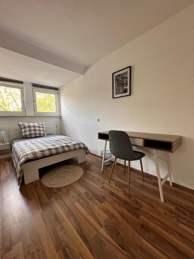 Zimmer Im Zentrum - In Der Naehe Zum Hauptbahnhof Paderborn Esterno foto