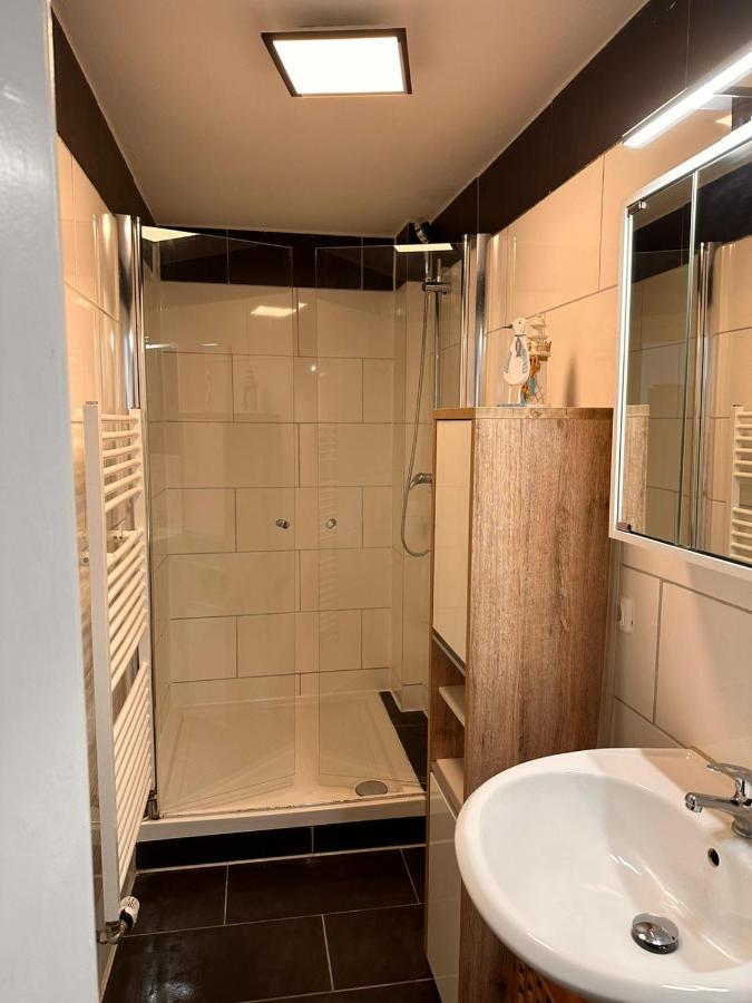 Zimmer Im Zentrum - In Der Naehe Zum Hauptbahnhof Paderborn Esterno foto
